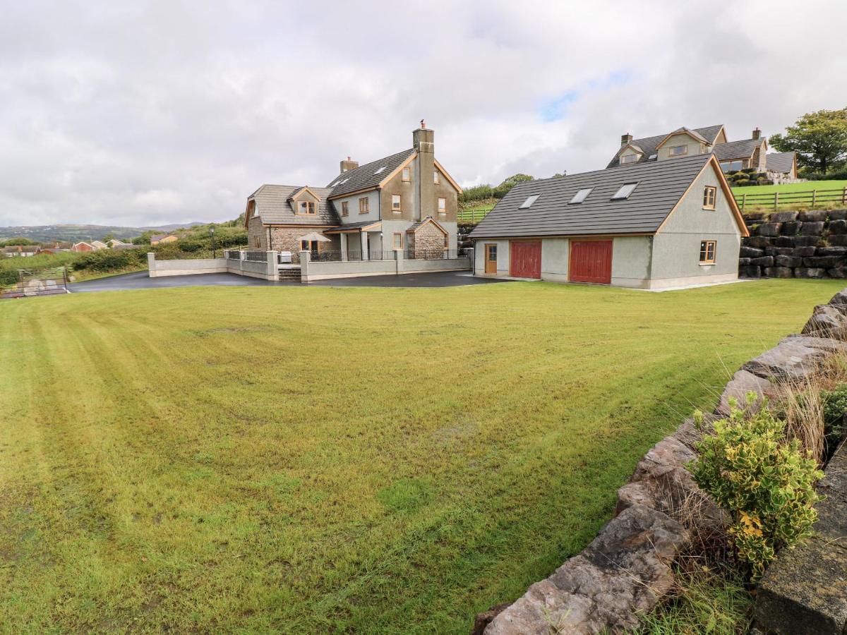Grooms Quarters At Pant Y Gaseg Farm Ammanford Exterior photo
